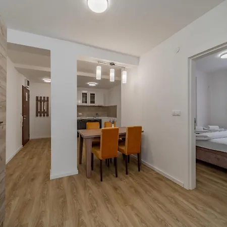 M Apartman