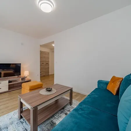 M Apartment *