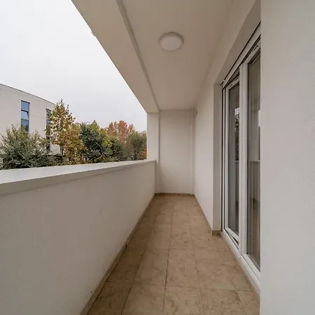 M Apartment *