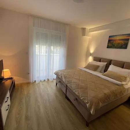 M Apartment *